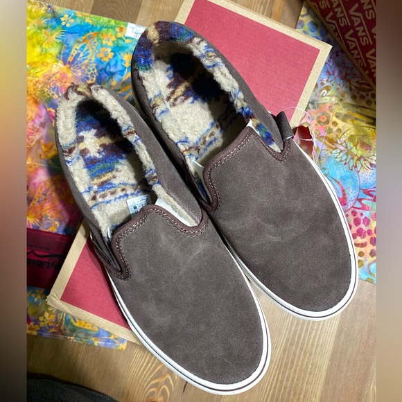 Vans Classic Slip on - Brown with Sherpa lining - Picture 1 of 6